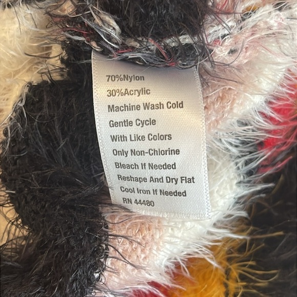 Wonderly Multicolor Furry Comfy Winter Sweater Size L - Picture 4 of 5
